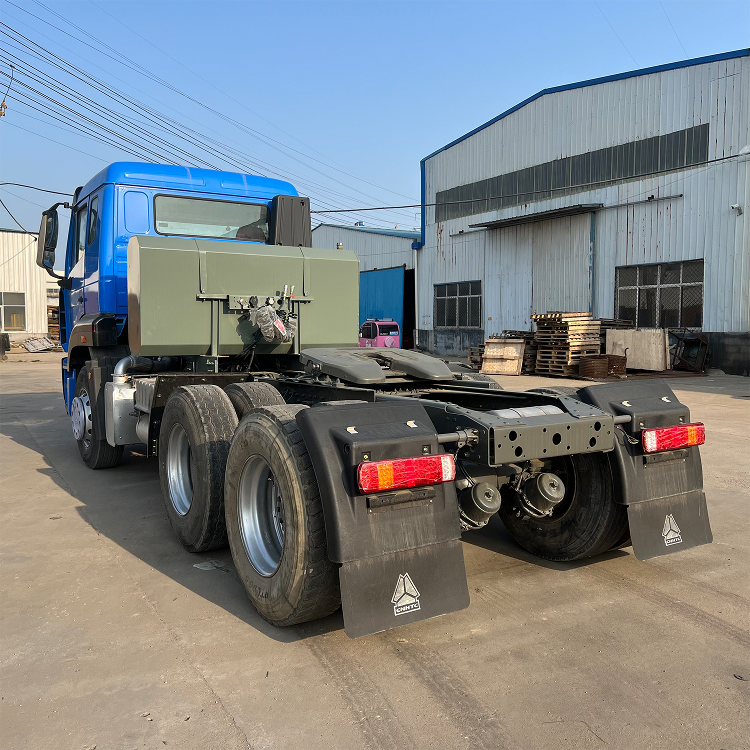 Modèle chaud Sinotruk Howo Diesel manuel 6x4 10 pneus camion tracteur en vente 