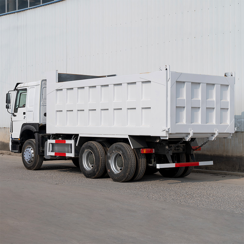 Le camion résistant Sinotruck 371hp 6*4 a utilisé le camion à benne basculante Howo à vendre