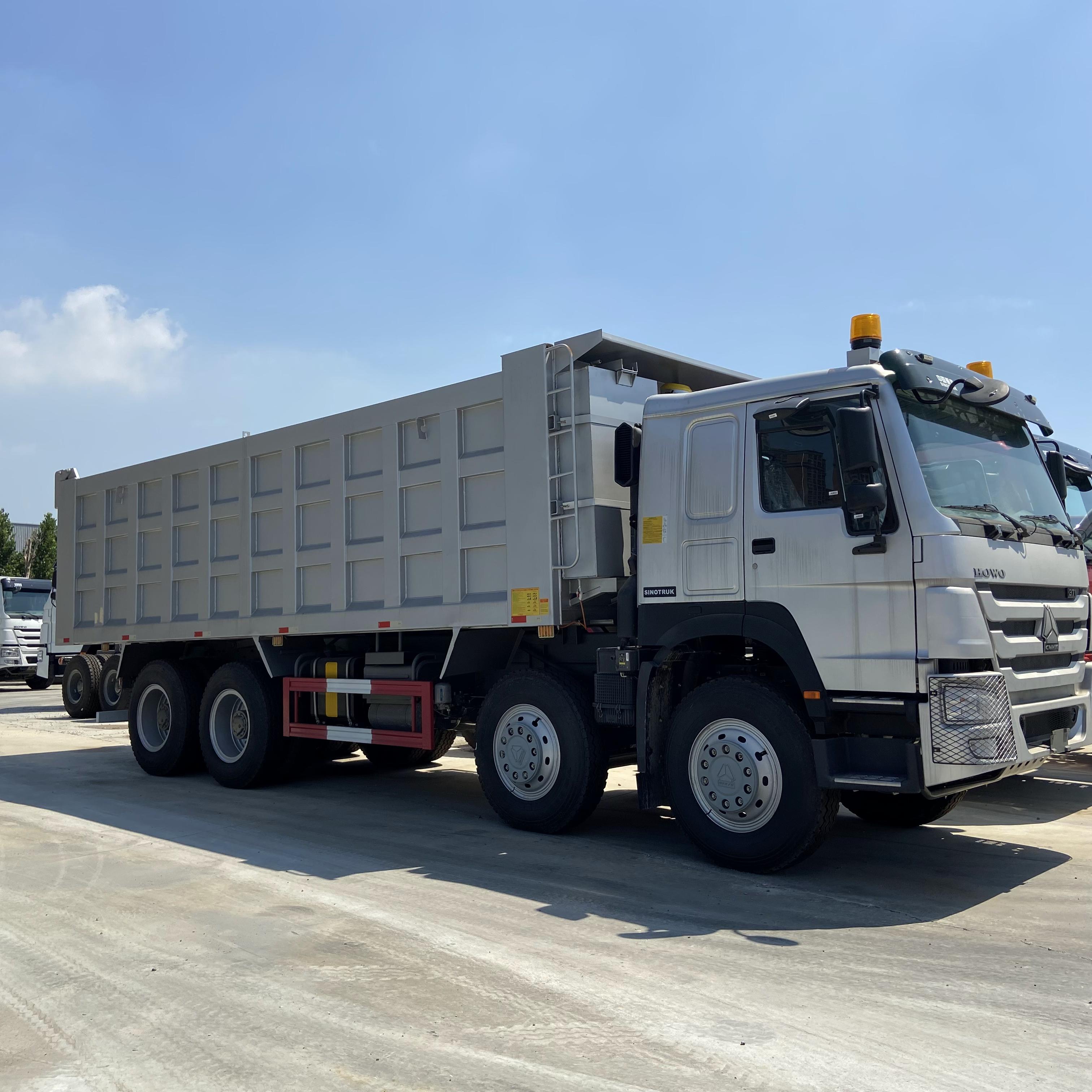 Bon état Howo nouveau camion à benne basculante 4 essieux 12 niveaux 8x4 