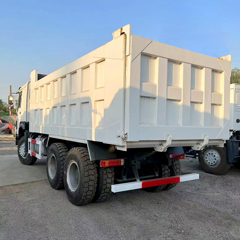 Utilisé/nouveau Sinotruk Howo camion 6*4 Diesel 371/375hp 15 tonnes camion à benne basculante à vendre