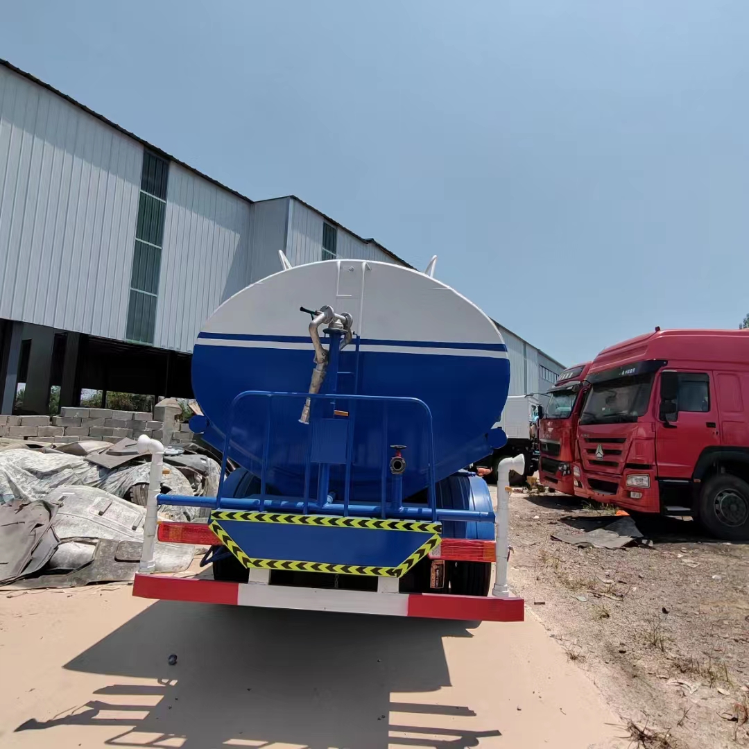 20 CBM a utilisé le camion d'arrosage Howo 6x4 10 pneus LHD RHD 371/375 HP Bowser de l'eau à vendre