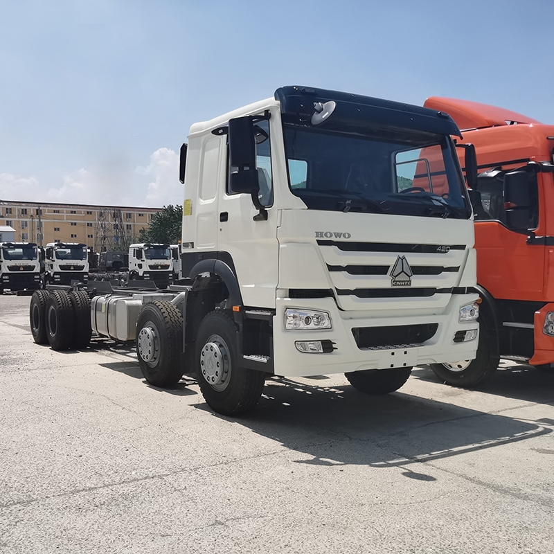 Camion tracteur diesel 6X4 HOWO 10 pneus 371 375 cv en bon état