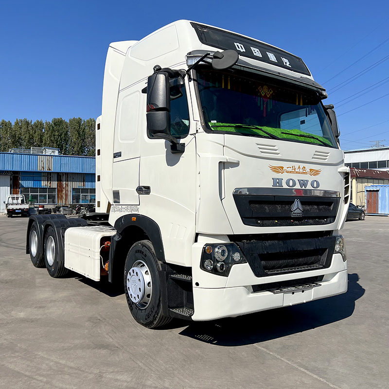 Chine marque Sinotruk Howo T7H 6*4 GNC nouveaux pneus 430/440hp tracteur tête camion à vendre