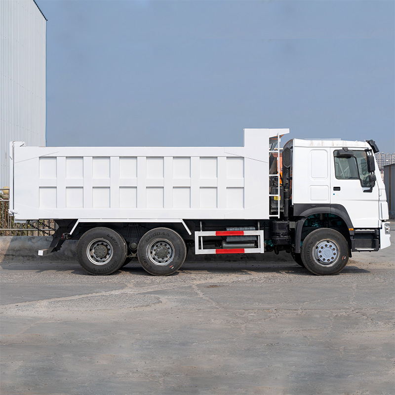 Camion-benne Sinotruck Howo d'occasion à 10 roues 