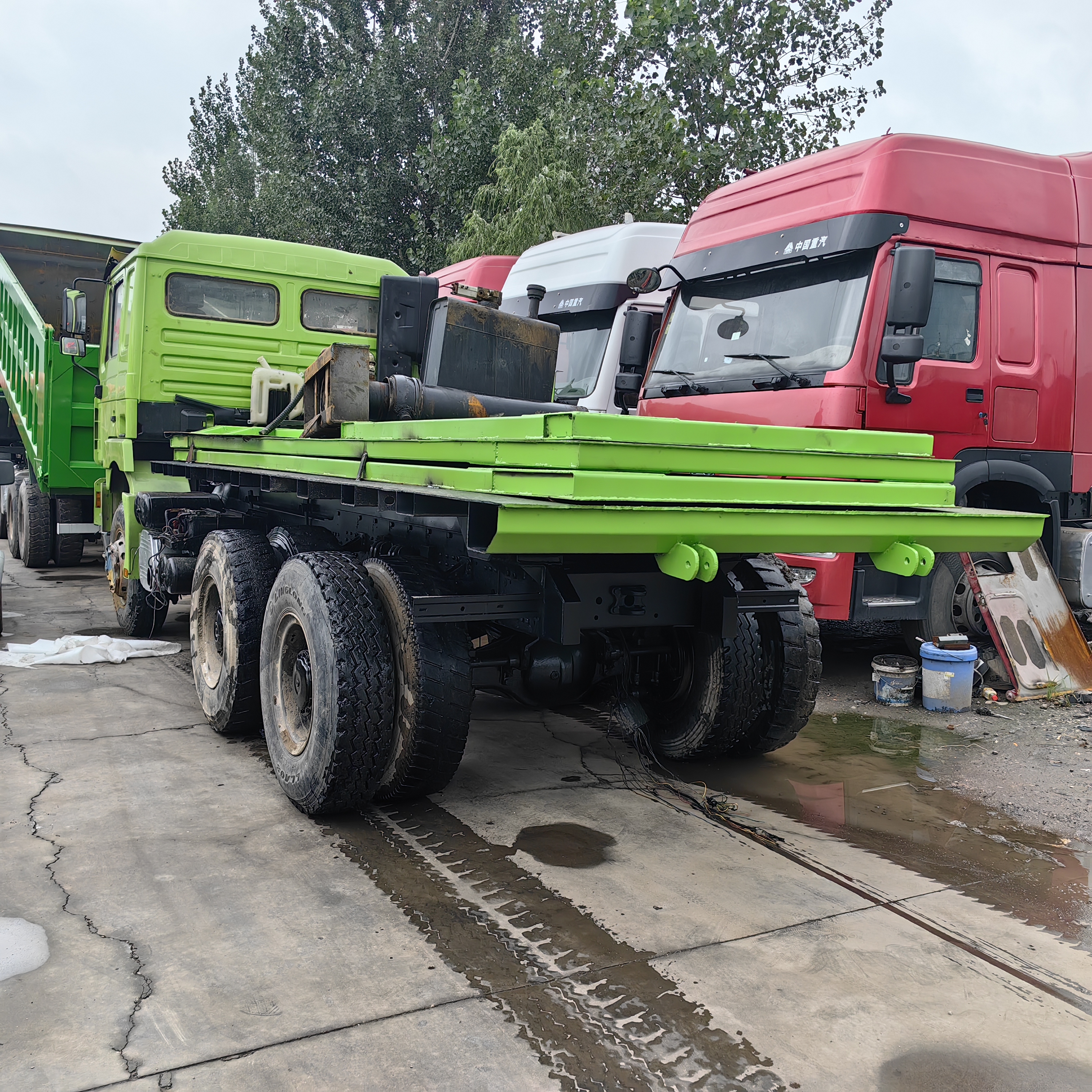 Camion à benne basculante utilisé en bon état 380hp 10wheelers 30tons 20cbm Shacman 6*4 