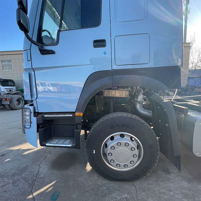 Nouveau camion de tracteur diesel Howo 6 * 4, entraînement droit / gauche