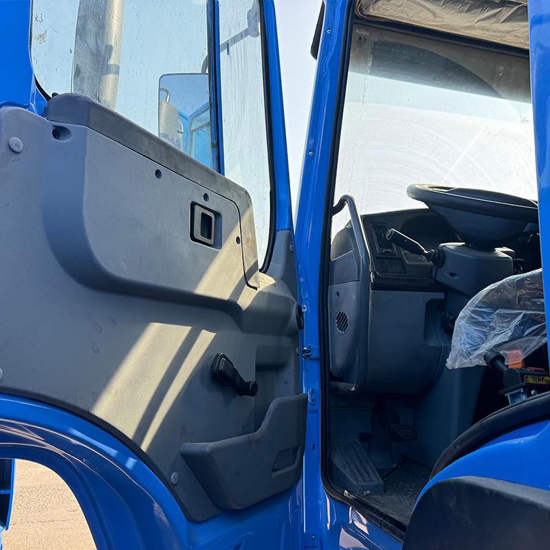 2018/2019 Year Sinotruk Howo 6 * 4 Diesel Second Hand Truck 375 / 400HP Camion à vendre